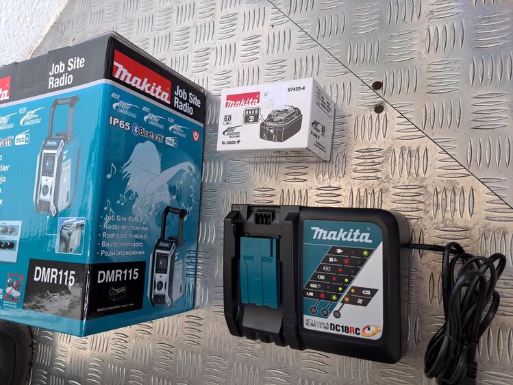 Makita DMR115 Bluetooth Akku Baustellenradio Markt De