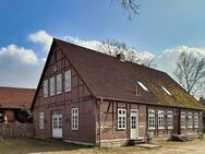 Beedenbostel: Bauernhaus mit Einliegerwohnung und Nebengebäuden auf großem Grundstück mit Bauoption - Beedenbostel