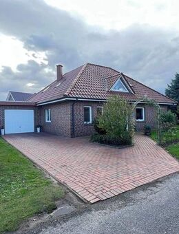 Wohlfühlobjekt ** sanierter u. modernisierter Bungalow mit Wintergarten u. Garage ** top Zustand ** provisionsfrei für den Käufer - Oberlangen