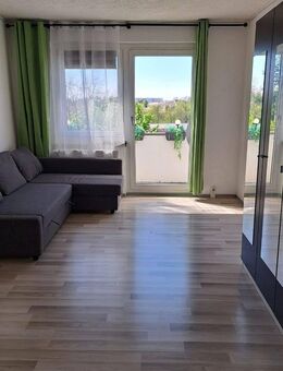 * ETW in Grimma * teilmöbliert * Küche+ Bad mit Fenster * Wanne * Balkon * - Grimma