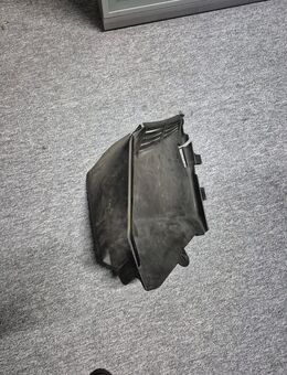 VW T4 Batterieabdeckung lange Front ohne Lifter 7D1 915 430 - Essen