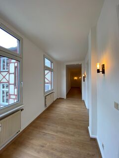 Großzügige 5-Zimmer-Altbauwohnung mit Balkon und Stellplatz