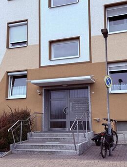 Über den Dächern von Barsinghausen! Schicke 3-Zimmerwohnung mit Balkon, Aufzug und Pkw-Stellplatz - Barsinghausen