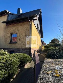 modernes Zweifamilienhaus mit Doppelgarage und Grundstück in Wolfen - Bitterfeld-Wolfen