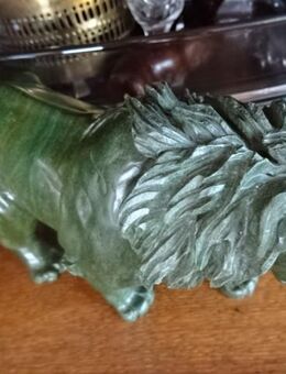 Löwe groß u. schwer dunkelgrün handgefertigt in SA vielleicht Malachit? - Bonn