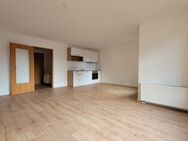 **GEMÜTLICHES 1-RAUM APPARTEMENT** mit zwei Balkonen und EBK in sehr ruhiger Lage - Bannewitz