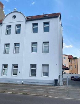 Schöne 2-Raum Wohnung im 3.OG * Große Terrasse - Bitterfeld-Wolfen