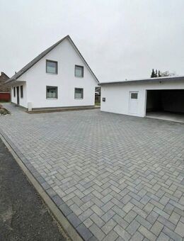 Neubau EFH, möbliert, 3 Schlafzimmer, exklusiv, Garten, Doppelgarage - Lübeck