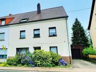 Ein-bis Zweifamilienhaus mit potenzial, 2 Garagen, Garten, in 66589 Merchweiler / Wemmetsweiler - Merchweiler