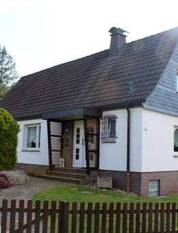 Wohnen im Grünen: Freistehendes Haus mit grossem Grundstück und 2 Doppelgaragen in sonniger Höhenlage von Wuppertal-Beyenburg - Wuppertal