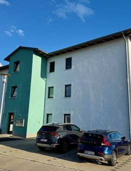 Moderne 4-Zi-Erdgeschosswohnung mit Garten in Hagenbüchach - Hagenbüchach