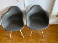 Verkaufe zwei Schalenstühle wie Vitra Eames Chair - Köln