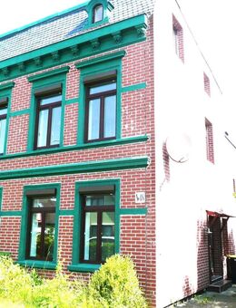 25355 Barmstedt Generationshaus FREI verfügbar ! Garage , Stellplätze , Teichanlage im hinteren naturbelassenen Grundstücksabschnitt - Barmstedt