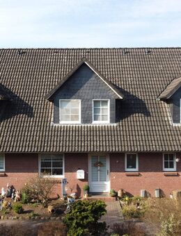 Attraktives Reihenhaus-Ensemble in Brekendorf mit 2 REH und 1 RMH mit Vierer-Carport - Brekendorf