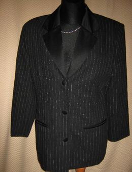 NEU * Smoking * Nadelstreifen * Kostüm * Anzug * BLAZER mit Satinbesatz ''HIRSCH.'' Gr. 42- 44/ M- L * schwarz * Gothic * - Riedlingen Zentrum