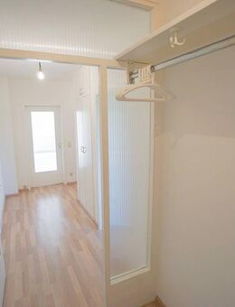 Helle, renovierte 3-Zi. Wohnung mit Klimaanlage und Loggia in zentraler Lage von Nürnberg - Nürnberg