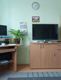 Schreibtisch, Kommode, Bücherregal zu verschenken - Hannover