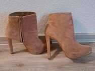 Wildleder Stiefelletten Gr 40 beige Zara - Lörrach