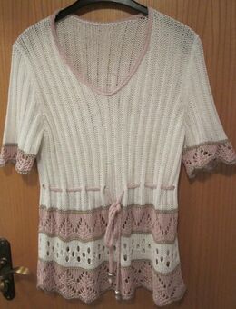 Gr. 42: Pullover, weiß/altrosa/gold mit Gürtel "Sara Boni" - München