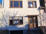 Dillingen: Einfamilienhaus mit ca. 162 m² Wohnfläche für Ihre Familie, dazu Garten und Garage! - Dillingen (Saar)