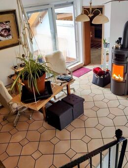 Stilvolle 3,5-Zimmer-Maisonette mit Loggia/Wintergarten, Stellplatz und modernem HETA-Kaminofen - Bad Camberg