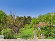 FREUDENBURG: FREISTEHENDES WOHNHAUS MIT ÜBERDACHTEM BALKON UND SICHT INS GRÜNE! - Freudenburg