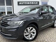 VW Tiguan, 2.0 TDI Life, Jahr 2023 - Königsfeld (Schwarzwald)