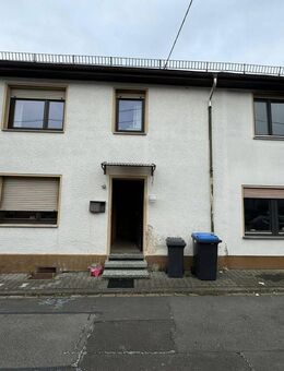älteres Einfamilienhaus mit viel Potenzial und großer Scheune - Hömberg