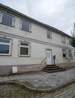 Renovierungsbedürftiges Mehrfamilienhaus im Herzen von Wesenberg - Wesenberg (Mecklenburg-Vorpommern)