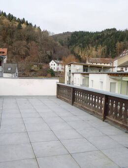 Attraktive und große Eigentumswohnung - zentral, ruhig und gepflegt - Zell (Wiesental)