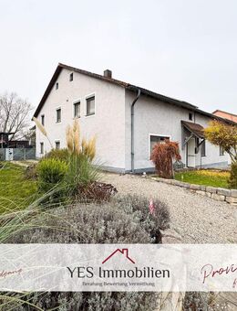 Zuhause für Familien - Zweifamilienhaus mit Garten, PV-Anlage & Platz für mehrere Generationen - Langenaltheim