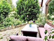 Ein Traum von einem Rosengarten mit charmantem Haus - Berlin