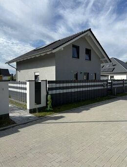 Modernes Einfamilienhaus (Bauj. 2021) - 102qm | 4 Zi. | Pool & Süd-Terrasse | 2 Stellplätze - Storkow (Mark)