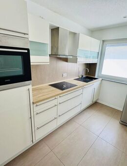 Moderne Dachgeschosswohnung mit Balkon - Soest