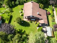 Ortsrandlage mit herrlichem Berg-/ Weitblick! Stilvolles Landhaus mit ca. 1.900 m² Grund - Wildsteig - Wildsteig