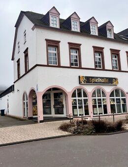 Gewerbe- und Wohnimmobilie: Gewerbeeinheit, Spielhalle, zwei Wohnungen, große weitere Lagerflächen in Konz nahe Luxemburg - Konz