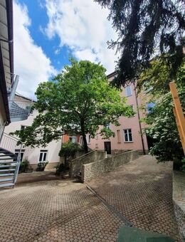 Schmankerl in Pasing, MFH mit Rückgebäude in zentraler Lage, sechs WE + Büro und Geschäftsflächen! - München