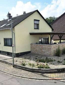 Großzügiges Einfamilienhaus mit Terrasse und Garage in bevorzugter Lage von Dillingen - Dillingen (Saar)