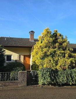 Charmantes, großes Einfamilienhaus mit Einliegerwohnung - Wiesenbach (Baden-Württemberg)