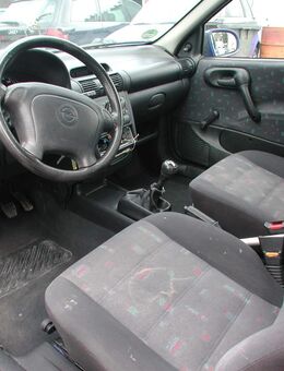 Opel Corsa C Bj. 2003-2007 1,0 L - Fahrer o. B. Sitz o. kpl. - Bocholt