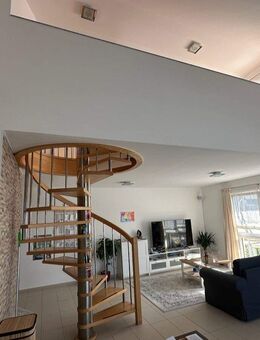 4 Zimmer Maisonette der Extraklasse! Kaminofen, Klimaanlage, Einbauküche, Garage, Stellplatz - zentral in Dieburg! - Dieburg