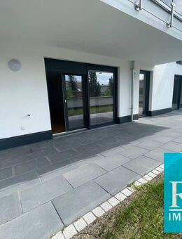Exklusive 3 Zimmer Erdgeschosswohnung mit Terrasse und Garten. - Pforzheim