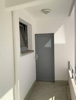 Kartons packen und in unsere renovierte 2,5 Zimmer Wohnung einziehen - Monheim (Rhein)