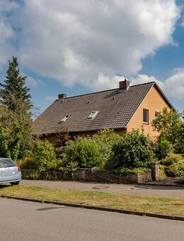 1-2 Familienhaus mit Garage und Vollkeller in gefragter Wohnlage (derzeit vermietet) - Suhlendorf