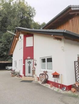 Zum Wohnen + für Ihr Gewerbe - Ruhig aber zentral - Spannendes Einfamilienhaus mit Büro + Werkstatt - Landshut