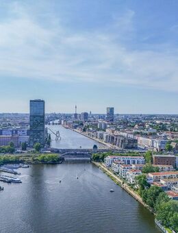 Nur 150 Meter zur Media-Spree - Kreativer Altbaucharme mit Weitblick - Berlin