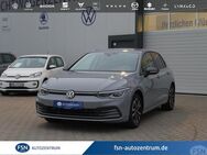 VW Golf, 1.5 VIII eTSI United, Jahr 2021 - Rostock