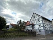 **Packen Sie's an! Haus für Handwerker mit viel Potential!** Einfamilienwohnhaus in zentraler Lage von Malsfeld - Malsfeld