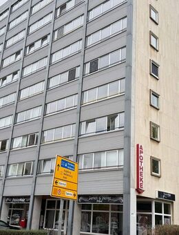 Schöne helle renovierte 3 Zimmerwohnung mit Balkon/Wintergarten und Aufzug und Garage - Schwabach