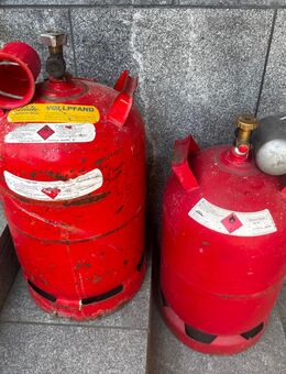 Linde Glasflaschen rot 2 Stück 11kg - Illertissen Zentrum